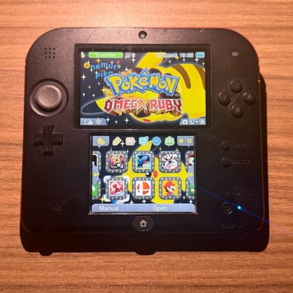 Nintendo 2DS Console Black/Red with Pokemon Bank, Poke Transporter & Games - Picture 8 of 16